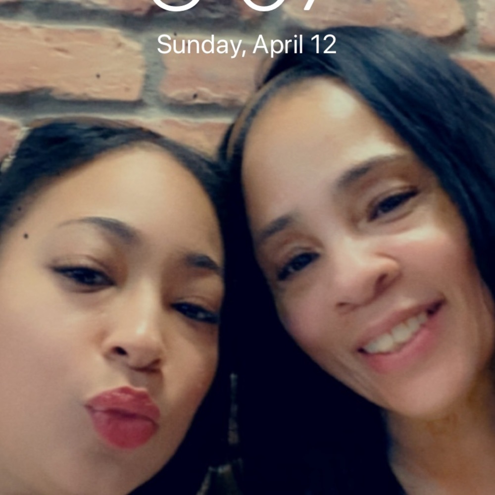 Meet your Posher, Gloria